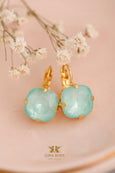 Mint Green Earrings, Soft Green Crystal Drop Earrrings, Seaglass Crystal Drop Earrings, Light Green Bridal Earrings, Bridesmaids Earrings.