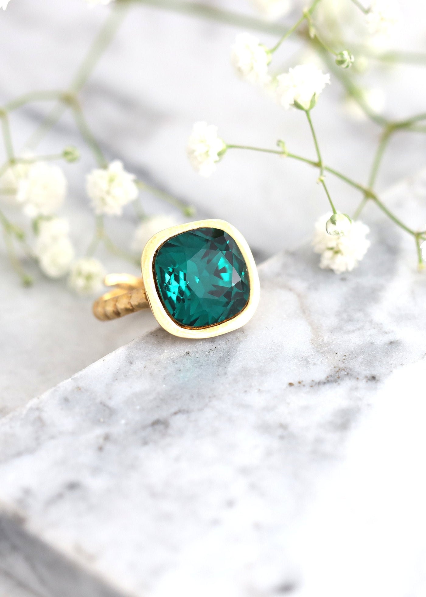 Cocktail Crystal Ring, Crystal Gold Ring, Emerald Green Crystal Ring, Emerald Green Crystal Ring, Gift For Her, Statement Green Crystal Ring