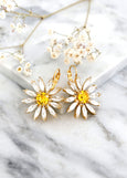 Daisy Drop Earrings, Bridal Flower Drop Earrings, Daisy Crystal Earrings, Bridal Yellow Crystal Earrings, Gift For Mother, Flower Earrings