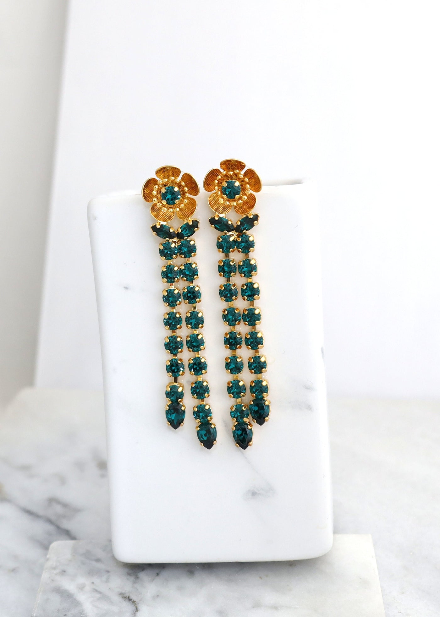 Emerald Green Long Chandelier Earrings, Bridal Emerald Drop Earrings, Statement Dark Green Emerald Drop Earrings, Emerald Bridal Earrings