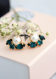 Emerald earrings,Emerald Bridal crystal earrings,Pearl cluster earrings, Emerald green earrings, Bridesmaid gift, Green Stud Earrings