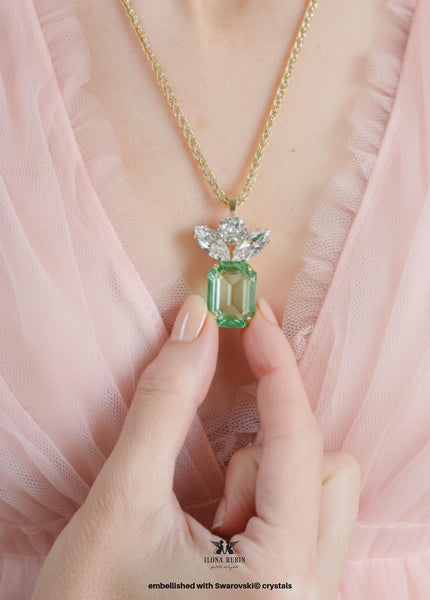Peridot Green Crystal Necklace, Light Green Bridal Necklace, Green Long Necklace, Peridot Necklace Embellished with Swarovski Crystals