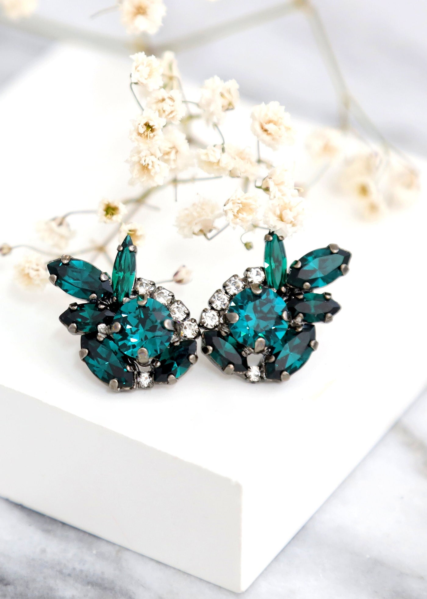 Emerald Cluster Earrings, Bridal Emerald Green Bridal Earrings, Emerald Climbing Earrings, Emerlad Crystal Cluster Stud Earrings